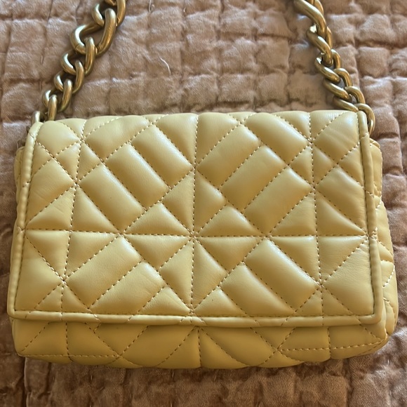 COPY - Yellow shoulder purse - Picture 2 of 3